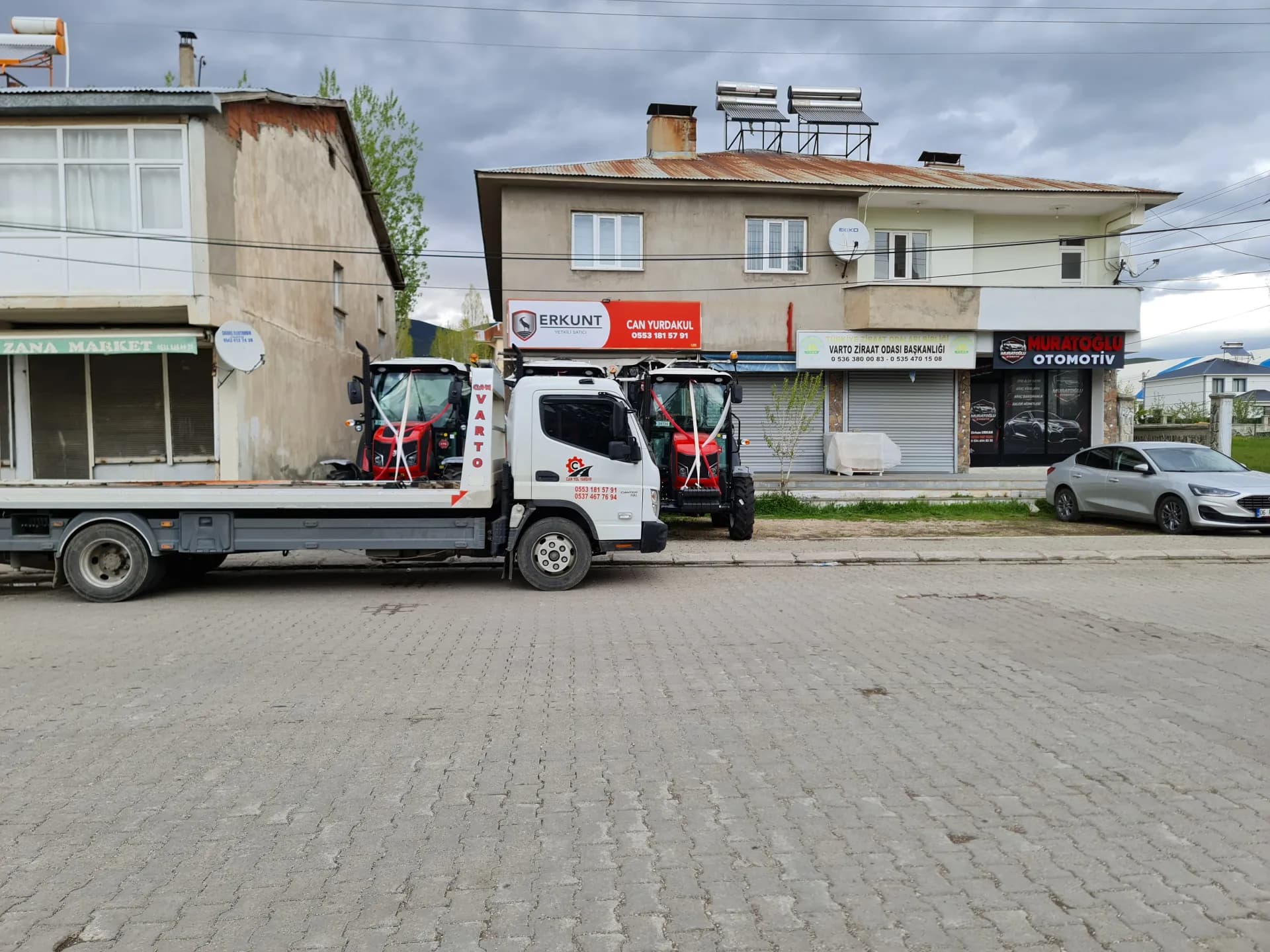 Farm Equipment Transport · Varto Center